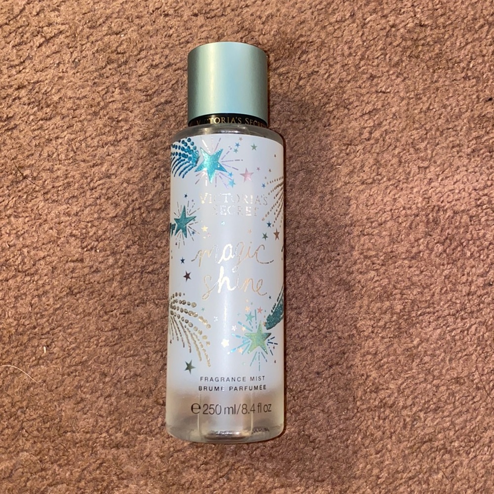 Victoria’s Secret magic shine mist